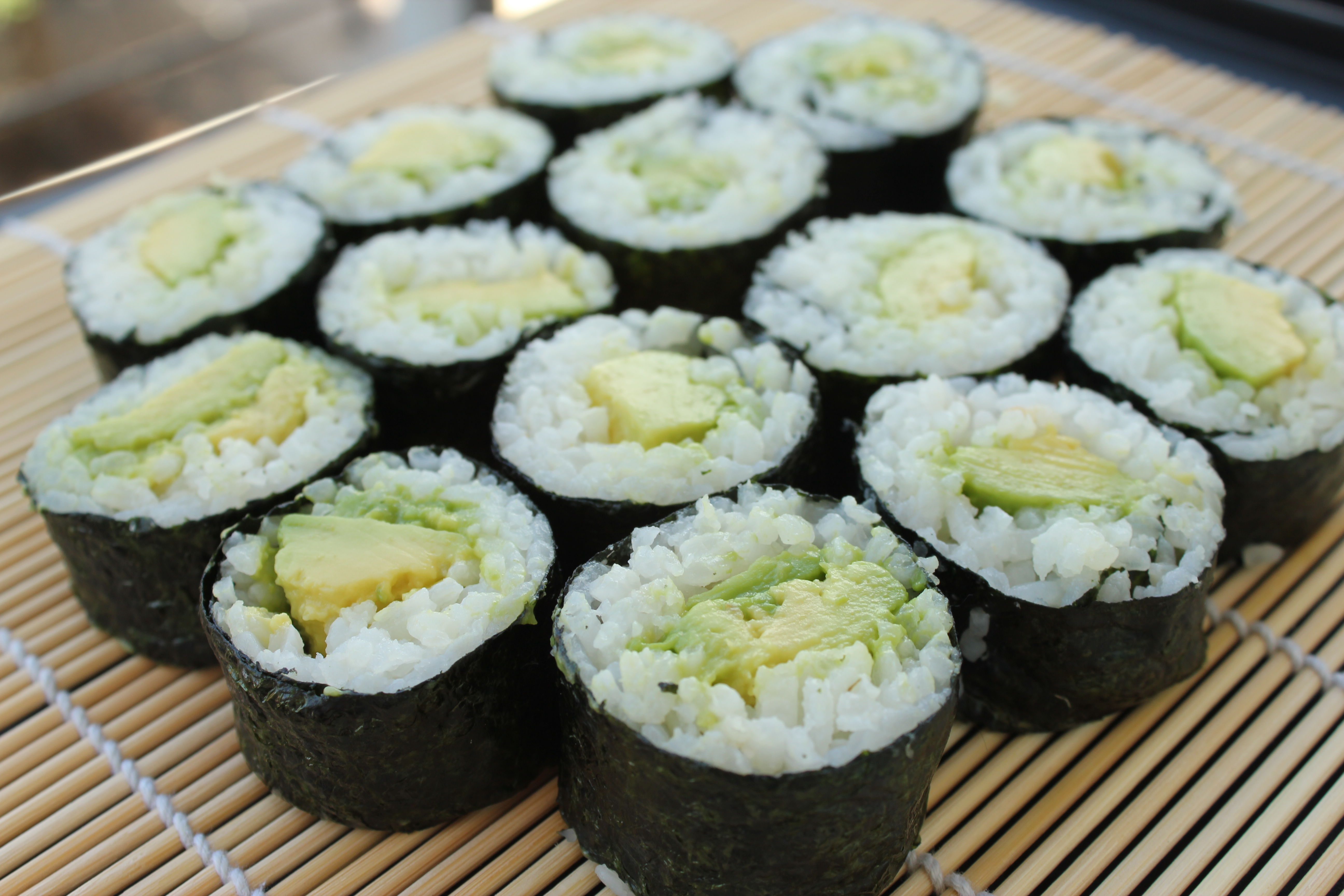 Sushi de Avocado - Receita de Entradas e Aperitivos - ClickGrátis