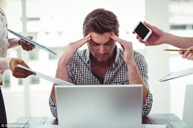estresse no trabalho causa mau hálito