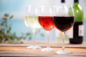 Entenda os rótulos e veja como escolher melhor o seu vinho
