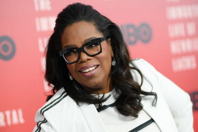 Famosos que enfrentaram tristeza na infância Oprah Winfrey