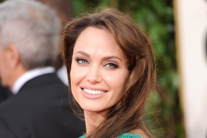 Celebridades que não creem em Deus Angelina Jolie