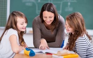 4 dicas para ajudar as crianças a aprender inglês desde cedo