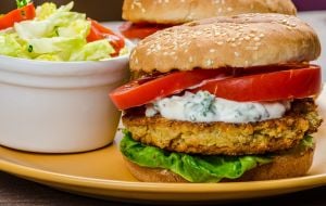 Como fazer hamburguer vegetariano? Confira receitas sem carne. 