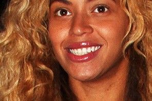 Beyoncé aparece sem maquiagem depois de ser eleita a mulher mais bonita do mundo