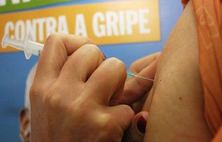 Mais de 23 milhões de pessoas já foram vacinadas contra gripe no Brasil