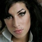 Livro de pai de Amy Winehouse terá bilhetes escritos por ela