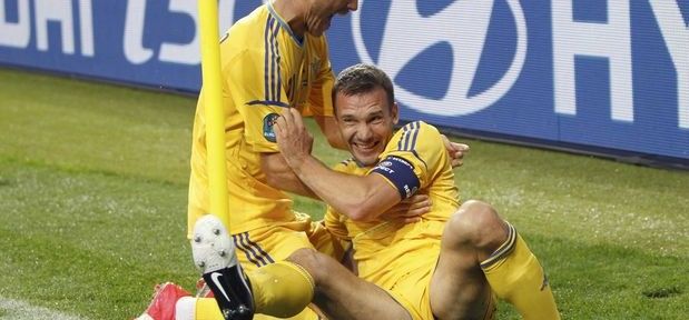 Shevchenko faz dois gols e garante vitória da Ucrânia em cima da Suécia