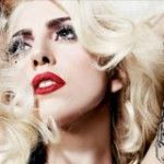 Lady Gaga fornece lanches para fãs que estavam na porta do hotel