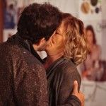 Zenon beija Charlô em Guerra dos Sexos