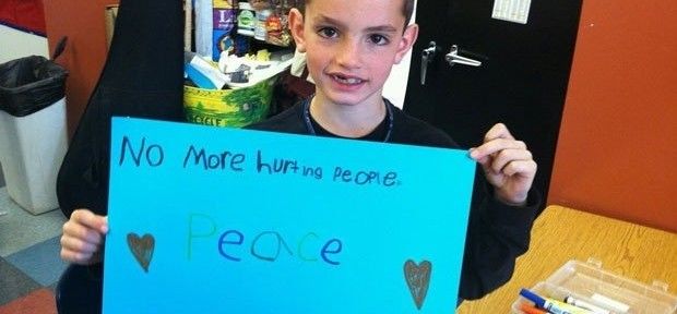 Garoto Morto no Atentado em Boston Pedia Paz no Mundo