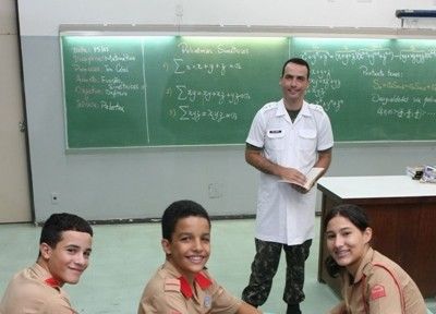 Exército abre concurso para seleção de professores