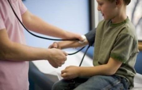 Riscos da pressão alta em crianças