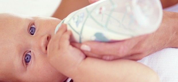 O que fazer quando o bebê não termina a mamadeira?