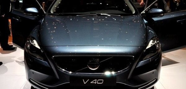 Volvo anuncia V40 no Brasil