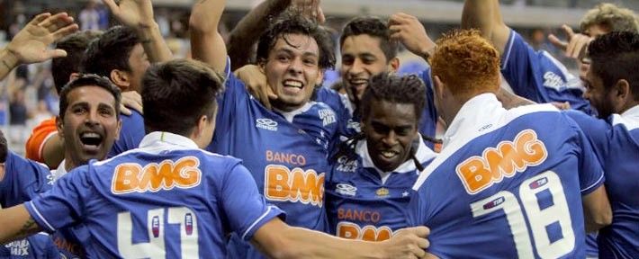 Cruzeiro se consagra tricampeão brasileiro e abala "melhor ano" de rival