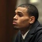 Chris Brown tenta usar maconha durante internação em clínica de recuperação