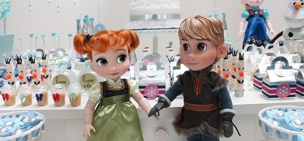 Decoração de festa infantil inspirada no filme Frozen "Uma Aventura Congelante"