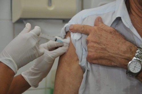 Vacina da gripe causa os sintomas da doença? Mitos e verdades