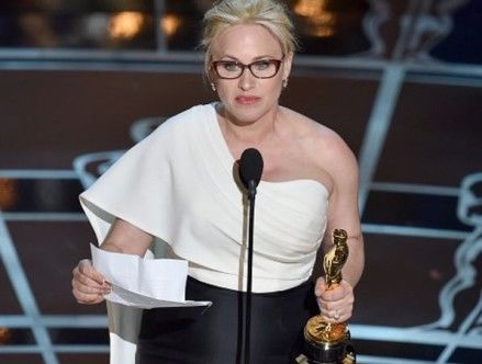 Oscar 2015 é marcado por piada polêmica e discursos politizados - Veja