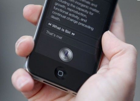 Sistema Siri, assistente virtual da Apple, é acusado de homofobia - Veja