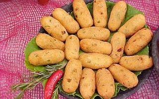 Receita Bolinho de Mandioca com Recheio de Carne Seca e Queijo