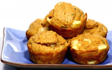 Receita Muffin de Queijo, Tomate e Manjericão