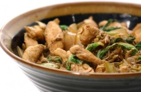 Receita Frango Oriental com Acelga e Broto de Feijão