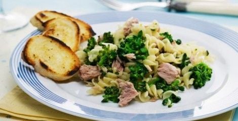 Receita Macarrão com Brócolis e Atum