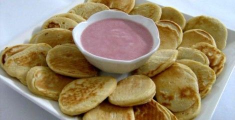 Receita Panquecas Americanas com Calda de Morango