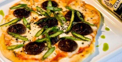 Receita Pizza de Mussarela de Búfala, Shitakes e Aspargos