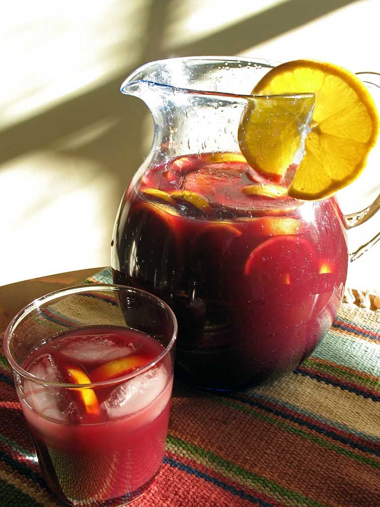 Receita Sangria de Morangos com Laranja