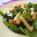 Receita Salada Quente de Massa com Salsichas e Azeitonas