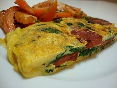 Receita Omelete com Chouriço Picante e Espinafres