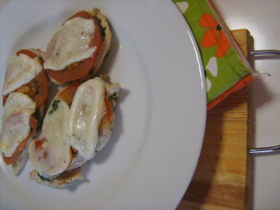 Receita Escalopes de Frango com Tomate e Mozarella