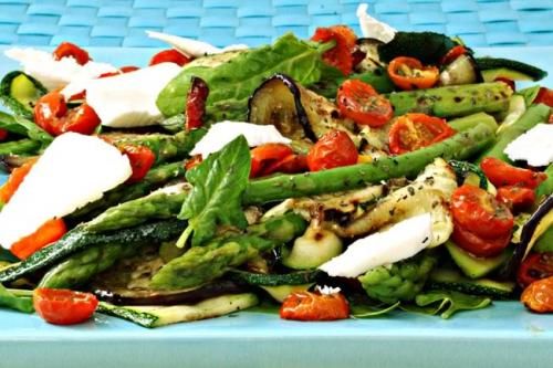 Receita Salada de Quinua Real com Tomate Cereja, Queijo de Cabra e Pesto