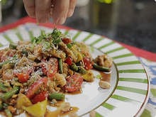 Receita Salada de Manga Verde com Camarões e Amendoim