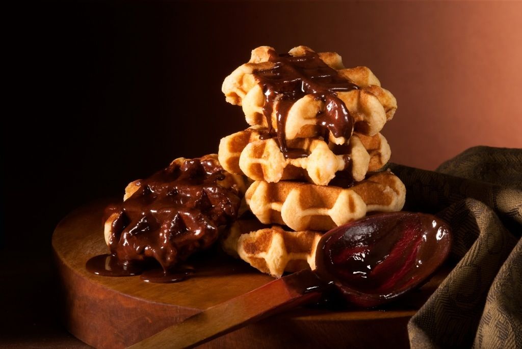 Receita Waffles com Calda de Chocolate e Banana