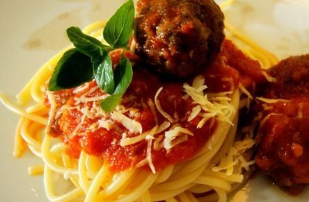 Receita Espaguete com Almôndegas Express de Linguiça