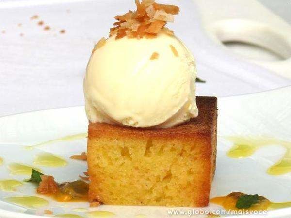 Receita Bolo de Mandioca com Sorvete de Coco