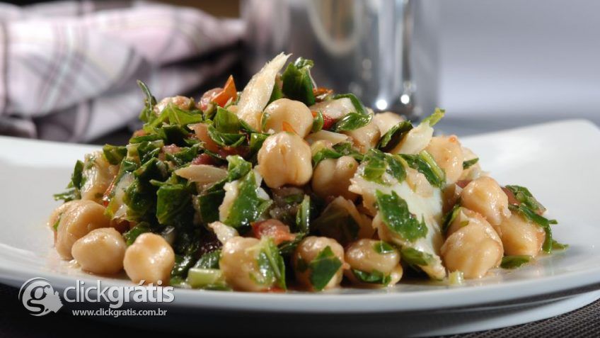 Receita Salada com Grão-de-bico à Portuguesa