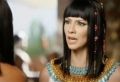 Nefertari faz visita Ramsés, que finge estar desacordado - Foto: Divulgação Record