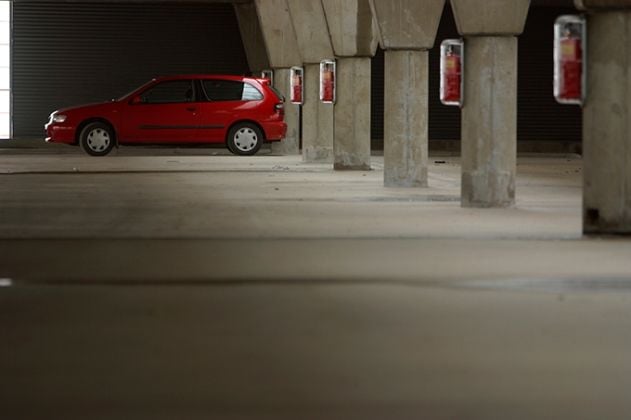 estacionar em garagem coberta manter a limpeza