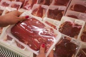 Aprenda identificar se a carne está ou não estragada