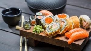 Vai experimentar sushi e sashimi? Veja dicas para saber se o alimento é fresco