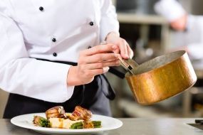 5 dicas de chefs que ajudam a facilitar o trabalho na cozinha