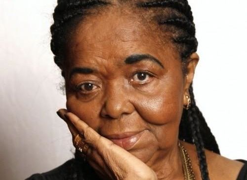 Celebridades que se destacam pela generosidade Cesária Évora