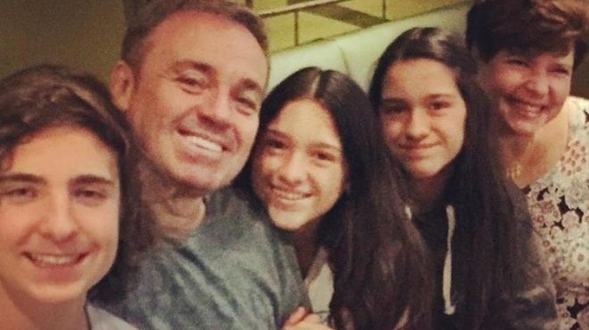 Mulheres de famosos preferem anonimato Gugu e Rose