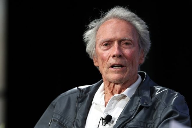 Celebridades que ajudaram salvar pessoas Clint Eastwood