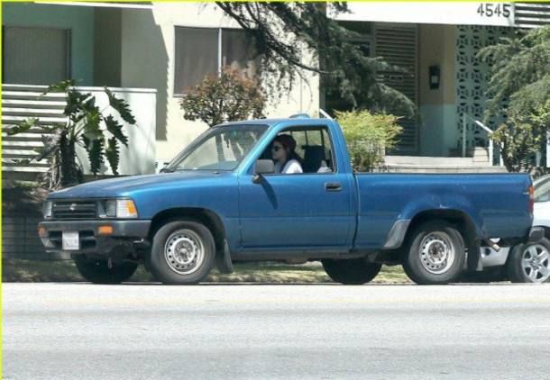 Famosos milionários que preferem carros simples Kristen Stweart