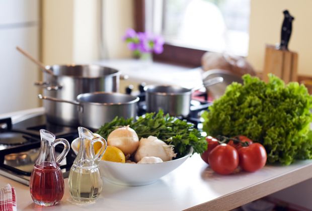 Será que funciona? Veja mitos e verdades sobre famosos truques de cozinha